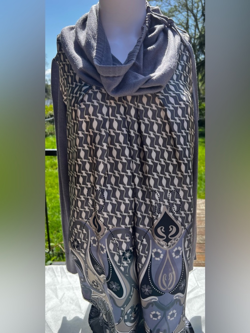 Women's Grey Geometric & Floral Print Blouse. Size M.